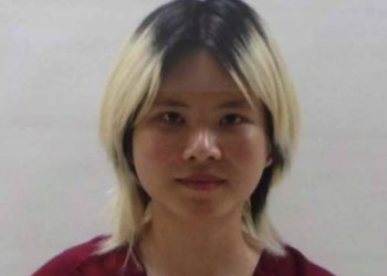 Mujer arrestada por entrar sin permiso a SpaceX, afirma que Musk es su “novio”